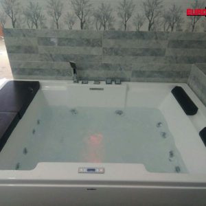 Bồn tắm massage Euroking EU-1101A (có sục khí)